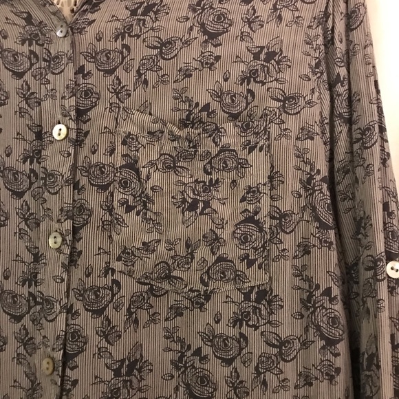 Floral Printed Button Down Blouse - Picture 2 of 4